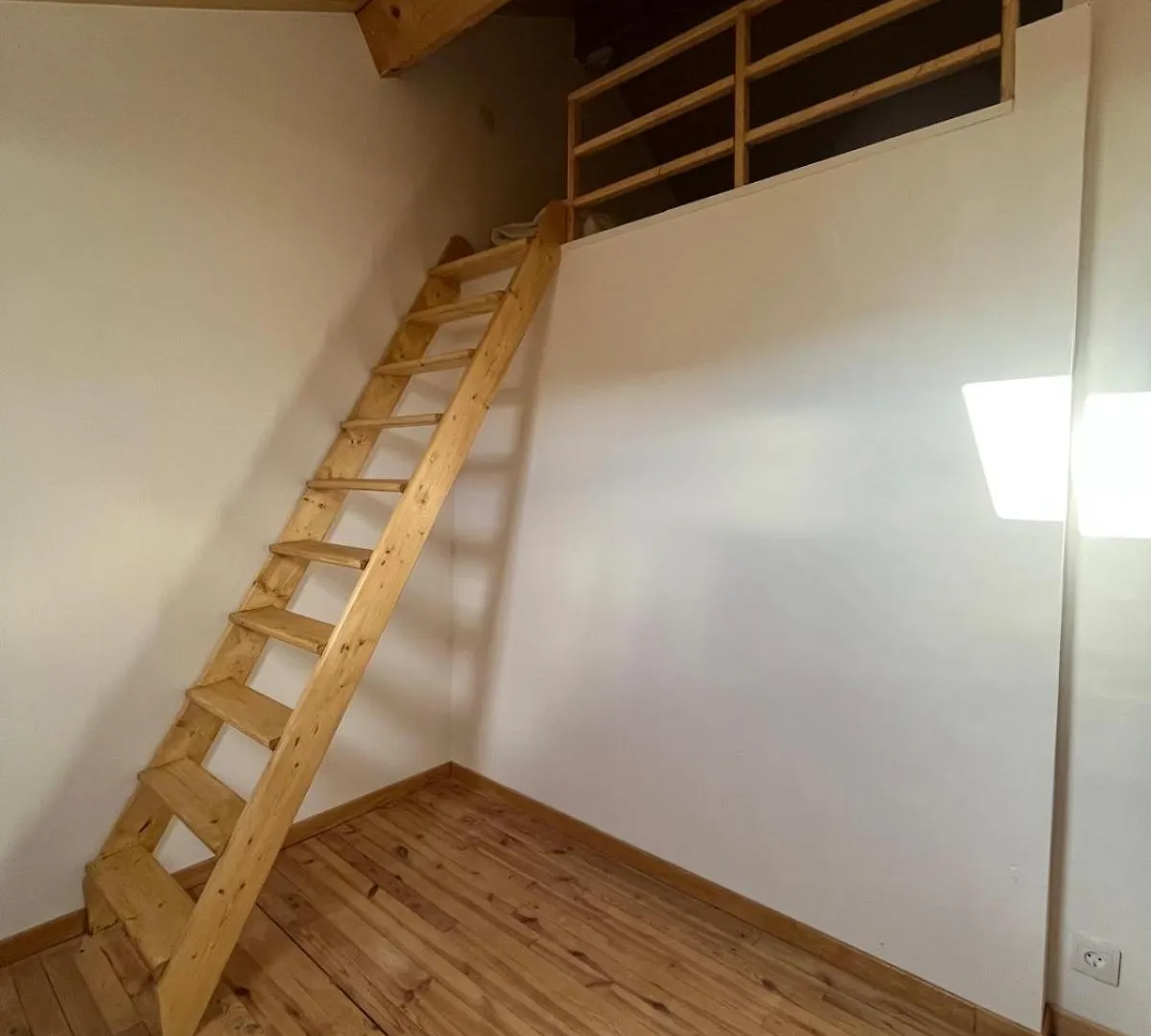 Gite Maison Fougeres Droite Saint-Prejet D'Allier 14 Personnes France